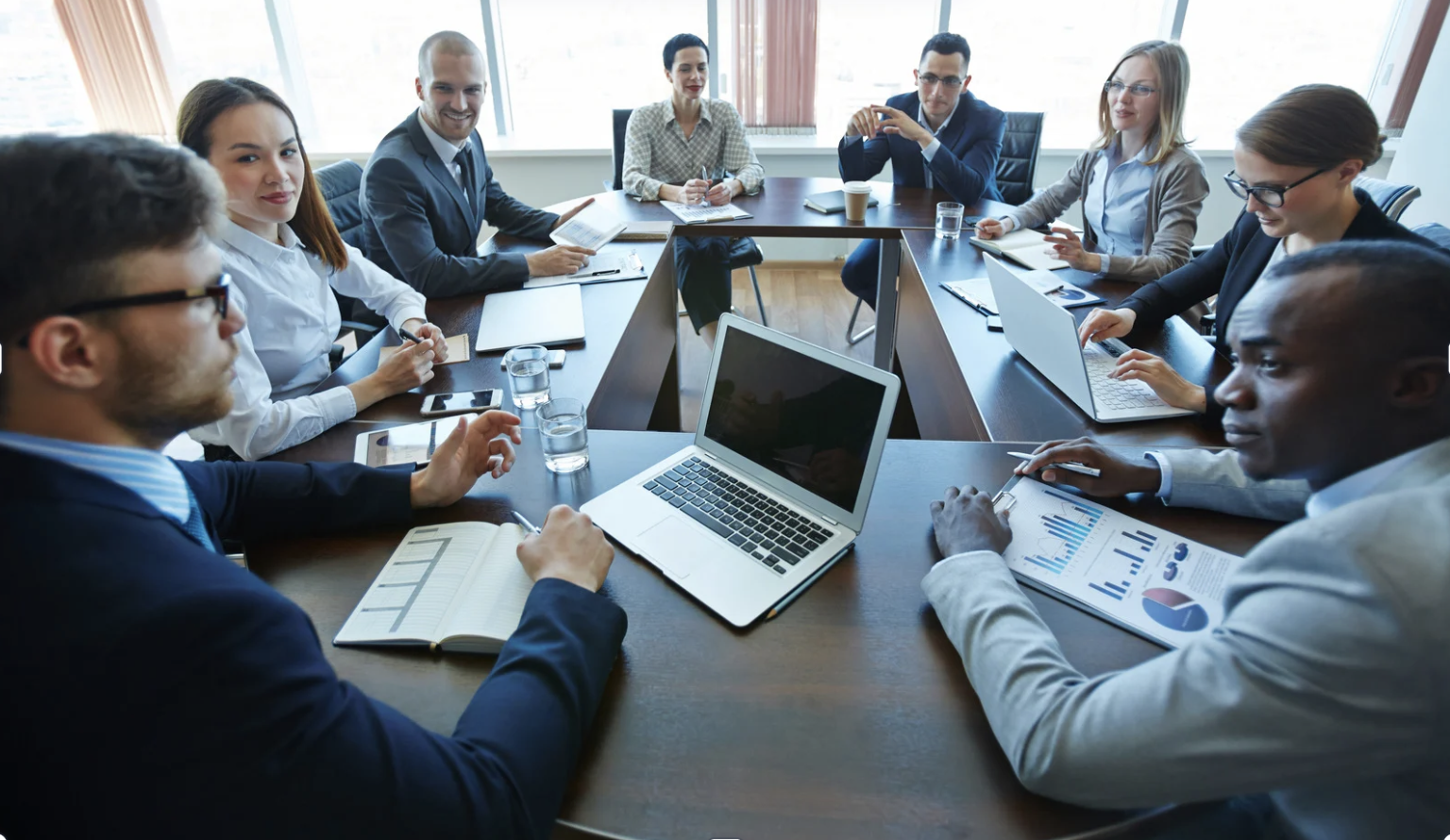 Strategic conversation in a modern boardroom